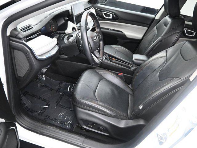 Photo of 2022 Bright White Clearcoat Jeep Compass