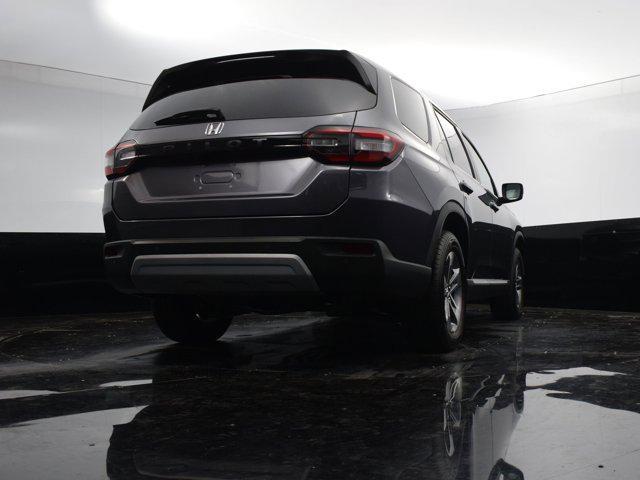 Photo of 2025 Modern Steel Metallic Honda Pilot