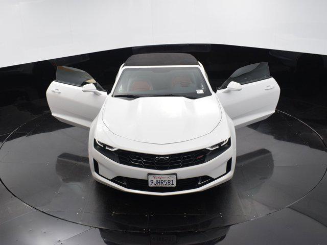 Photo of 2023 Summit White Chevrolet Camaro