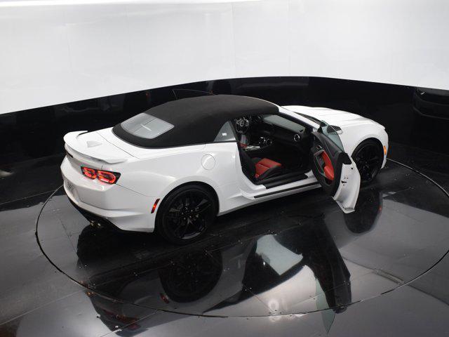 Photo of 2023 Summit White Chevrolet Camaro