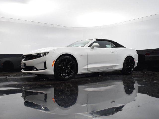 Photo of 2023 Summit White Chevrolet Camaro