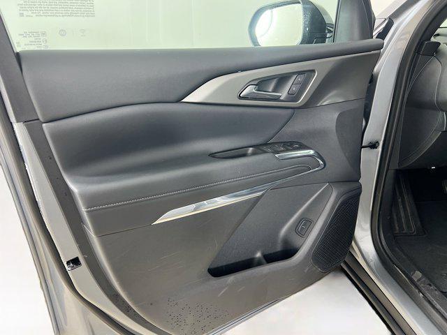 Photo of 2025 Sterling Gray Metallic Chevrolet Traverse