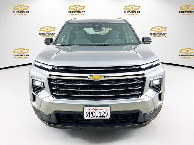 Photo of 2025 Sterling Gray Metallic Chevrolet Traverse