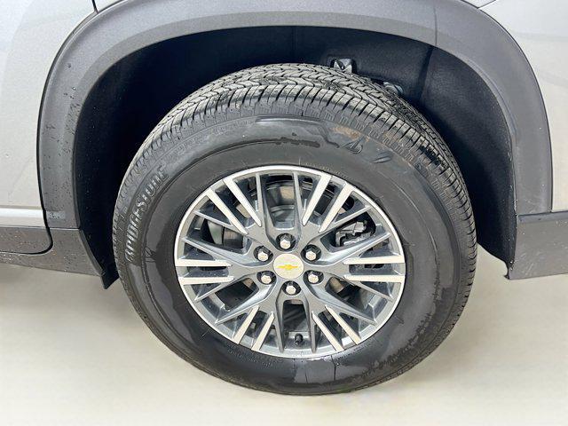 Photo of 2025 Sterling Gray Metallic Chevrolet Traverse