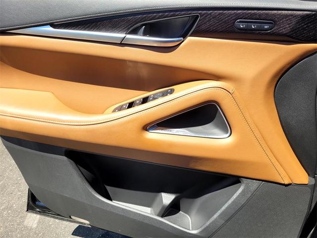 Photo of 2024 Black INFINITI QX60