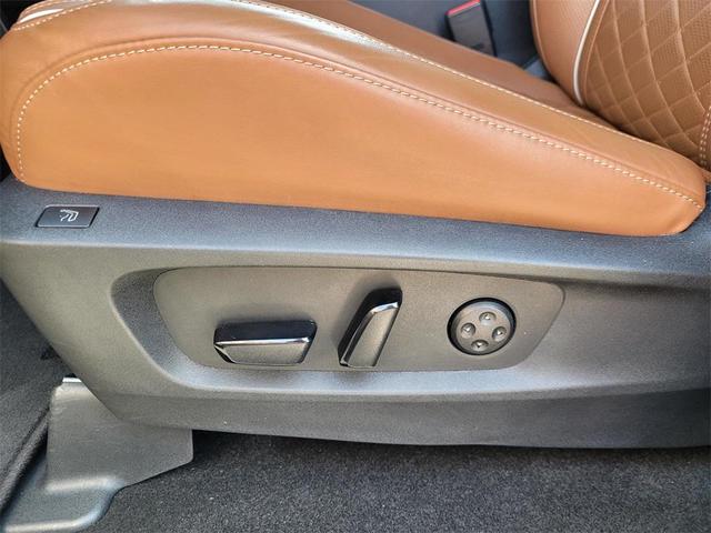 Photo of 2024 Black INFINITI QX60