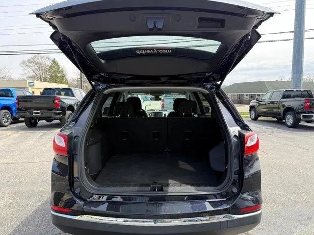 Photo of 2020 Midnight Blue Metallic Chevrolet Equinox