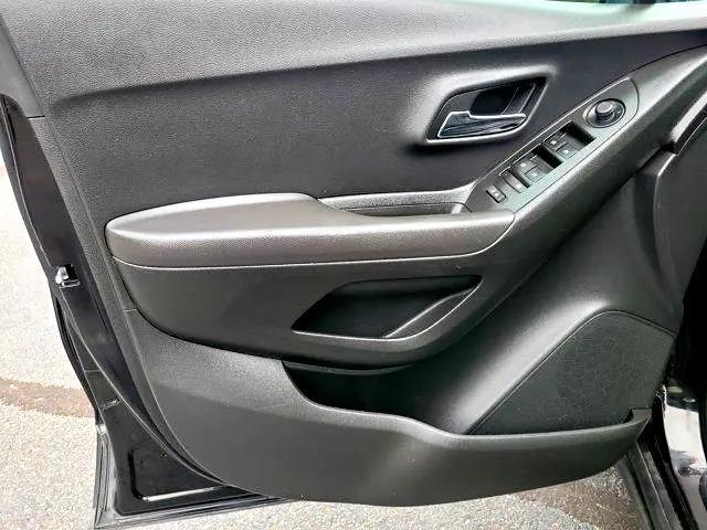 Photo of 2020 Mosaic Black Metallic Chevrolet Trax