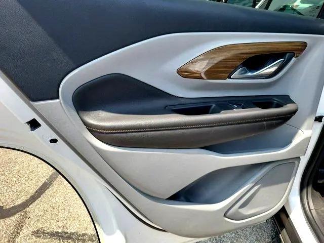Photo of 2019 Summit White GMC Terrain