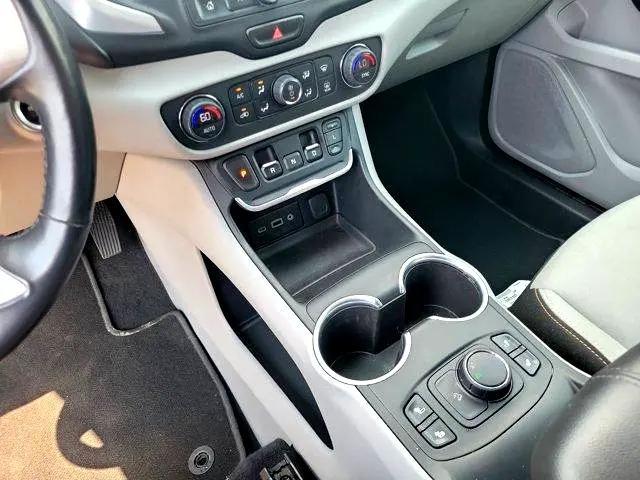 Photo of 2019 Summit White GMC Terrain