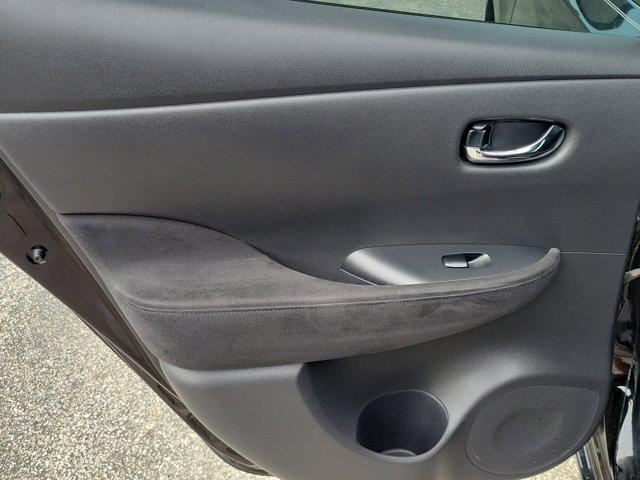 Photo of 2013 Super Black Nissan Leaf