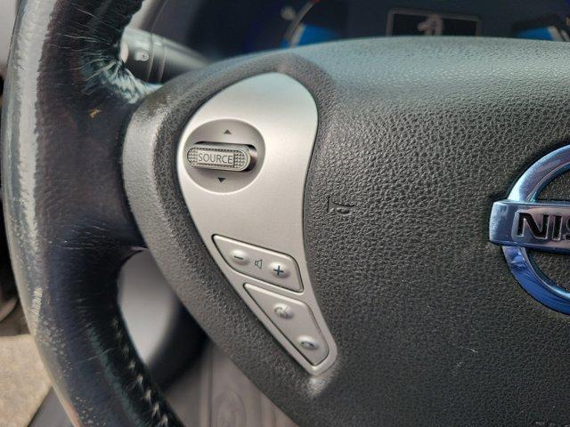 Photo of 2013 Super Black Nissan Leaf