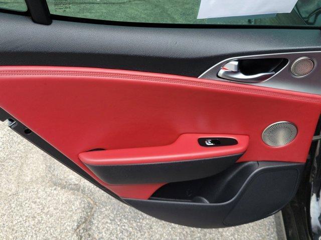Photo of 2018 Aurora Black Kia Stinger
