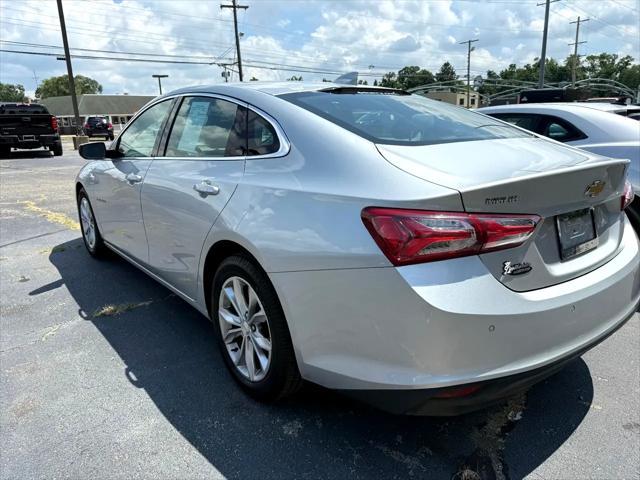 Photo of 2020 Silver Ice Metallic Chevrolet Malibu