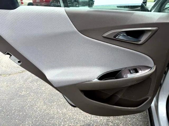 Photo of 2020 Silver Ice Metallic Chevrolet Malibu