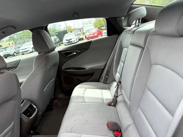 Photo of 2020 Silver Ice Metallic Chevrolet Malibu