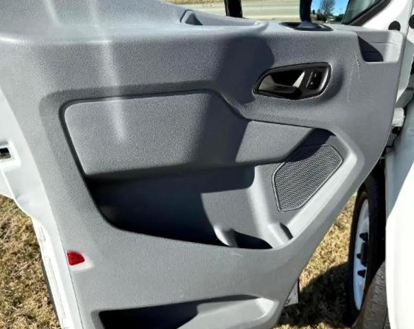 Photo of 2018 Oxford White Ford Transit-150