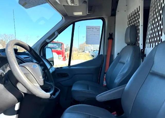 Photo of 2018 Oxford White Ford Transit-150