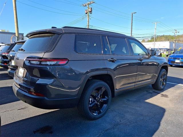Photo of 2025 Metallic Jeep Grand Cherokee L