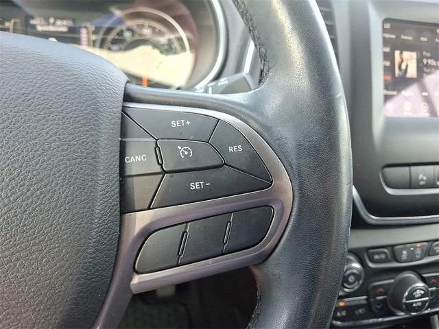 Photo of 2020 Velvet Red Pearlcoat Jeep Cherokee