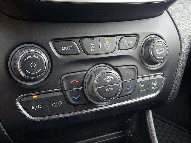 Photo of 2020 Velvet Red Pearlcoat Jeep Cherokee
