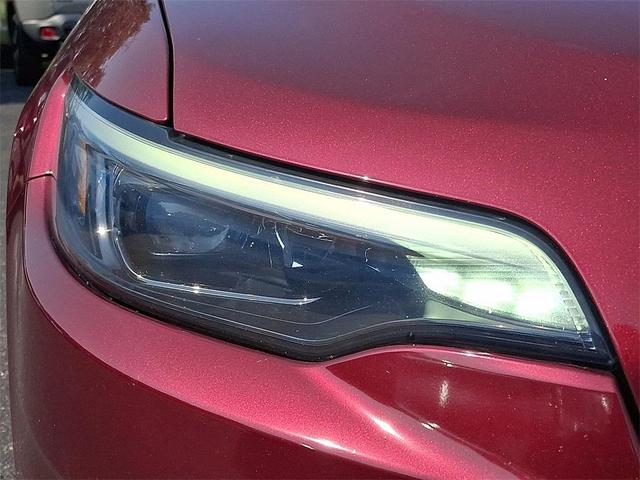 Photo of 2020 Velvet Red Pearlcoat Jeep Cherokee