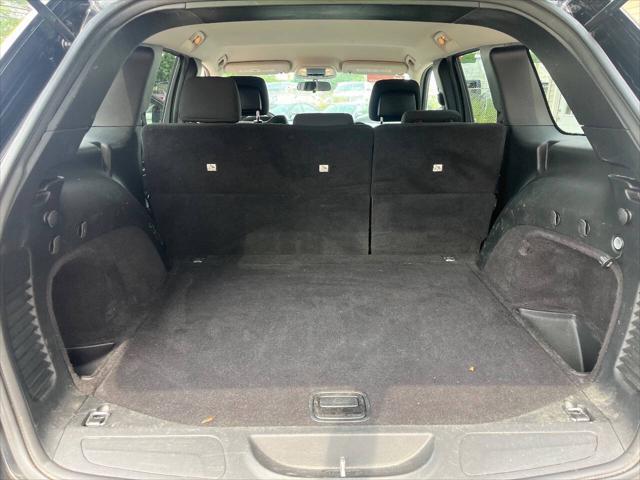 Photo of 2012 Brilliant Black Crystal Pearlcoat Jeep Grand Cherokee