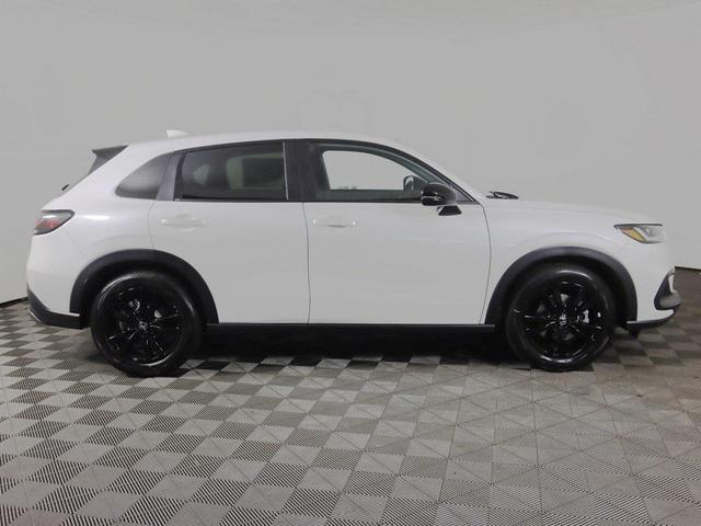Photo of 2026 Platinum White Pearl Honda HR-V