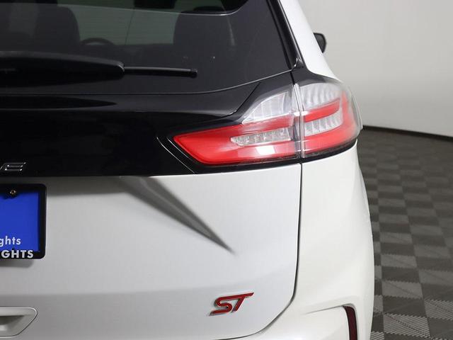 Photo of 2023 Star White Metallic Tri-Coat Ford Edge