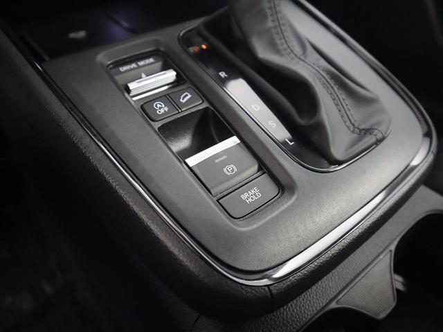 Photo of 2023 Urban Gray Pearl Honda CR-V