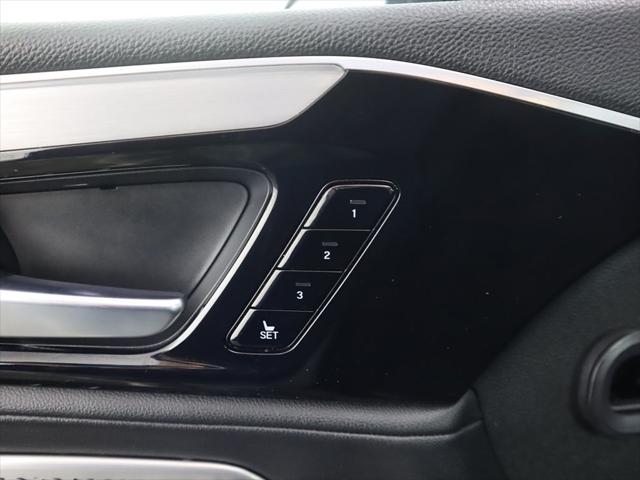 Photo of 2023 Majestic Black Pearl Acura MDX