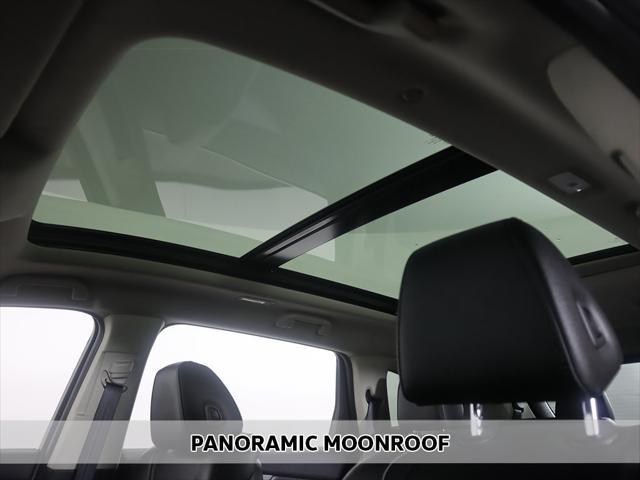 Photo of 2023 Majestic Black Pearl Acura MDX
