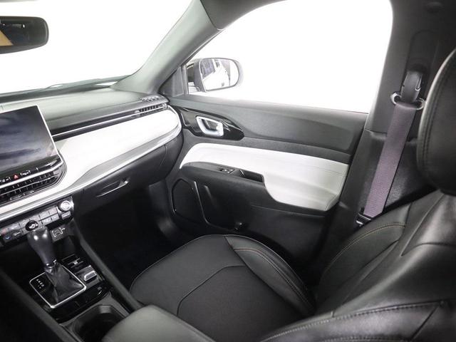 Photo of 2023 Sting-Gray Clearcoat Jeep Compass
