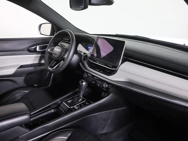 Photo of 2023 Sting-Gray Clearcoat Jeep Compass