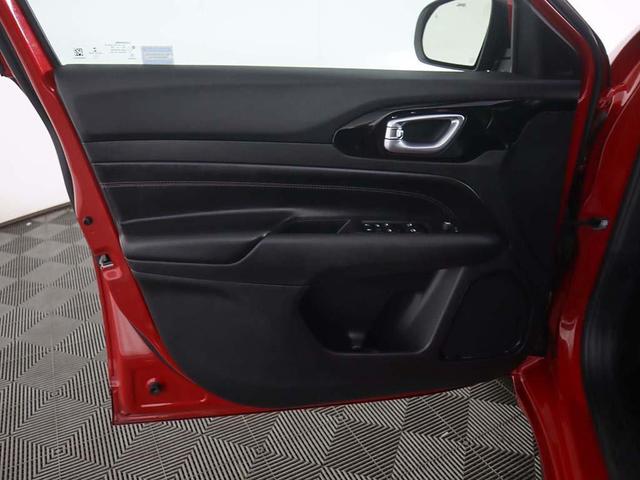 Photo of 2023 Redline Pearlcoat Jeep Compass