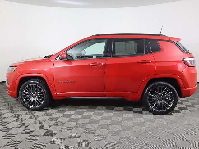Photo of 2023 Redline Pearlcoat Jeep Compass