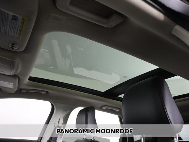 Photo of 2022 Iconic Silver Metallic Ford Edge