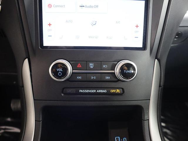Photo of 2022 Iconic Silver Metallic Ford Edge