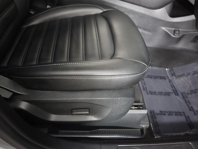 Photo of 2022 Iconic Silver Metallic Ford Edge