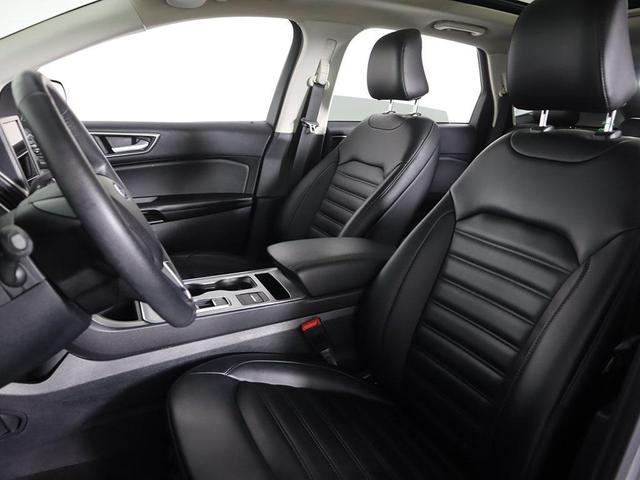 Photo of 2022 Iconic Silver Metallic Ford Edge