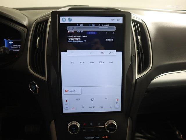 Photo of 2022 Iconic Silver Metallic Ford Edge