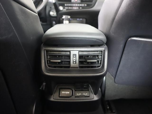 Photo of 2023 Ultra White Lexus ES 250
