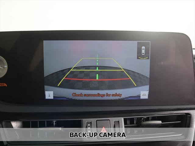 Photo of 2023 Ultra White Lexus ES 250