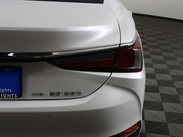 Photo of 2023 Ultra White Lexus ES 250