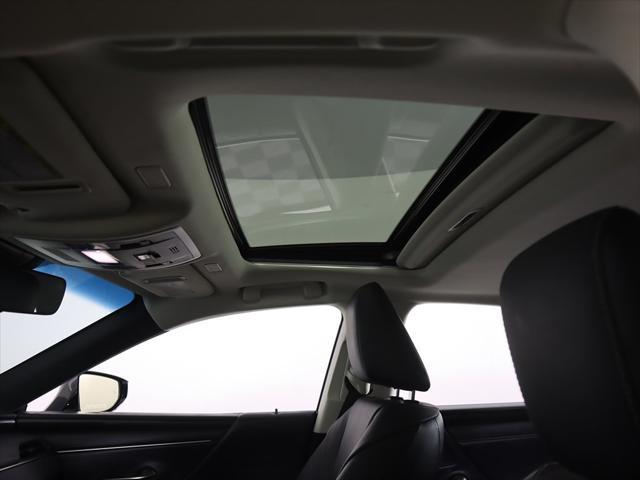 Photo of 2023 Ultra White Lexus ES 250