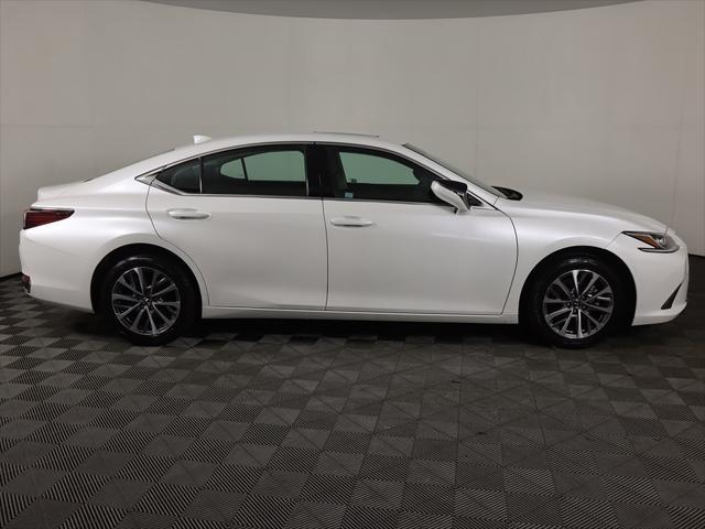 Photo of 2023 Ultra White Lexus ES 250