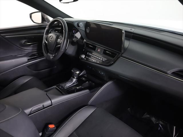 Photo of 2023 Ultra White Lexus ES 250