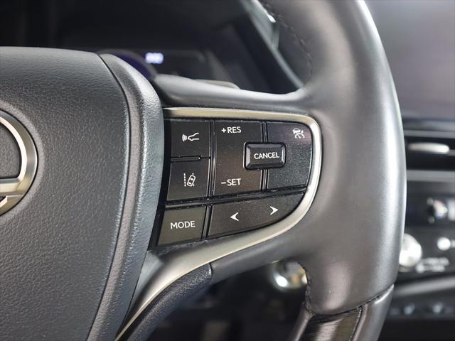 Photo of 2023 Ultra White Lexus ES 250
