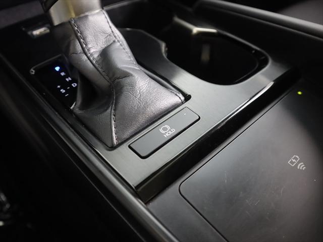 Photo of 2023 Ultra White Lexus ES 250