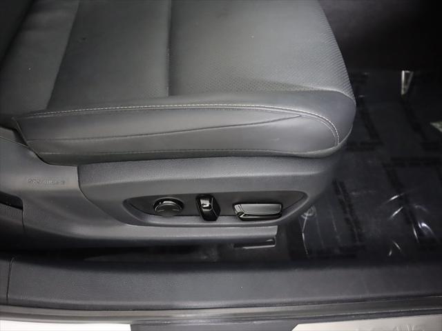 Photo of 2023 Ultra White Lexus ES 250